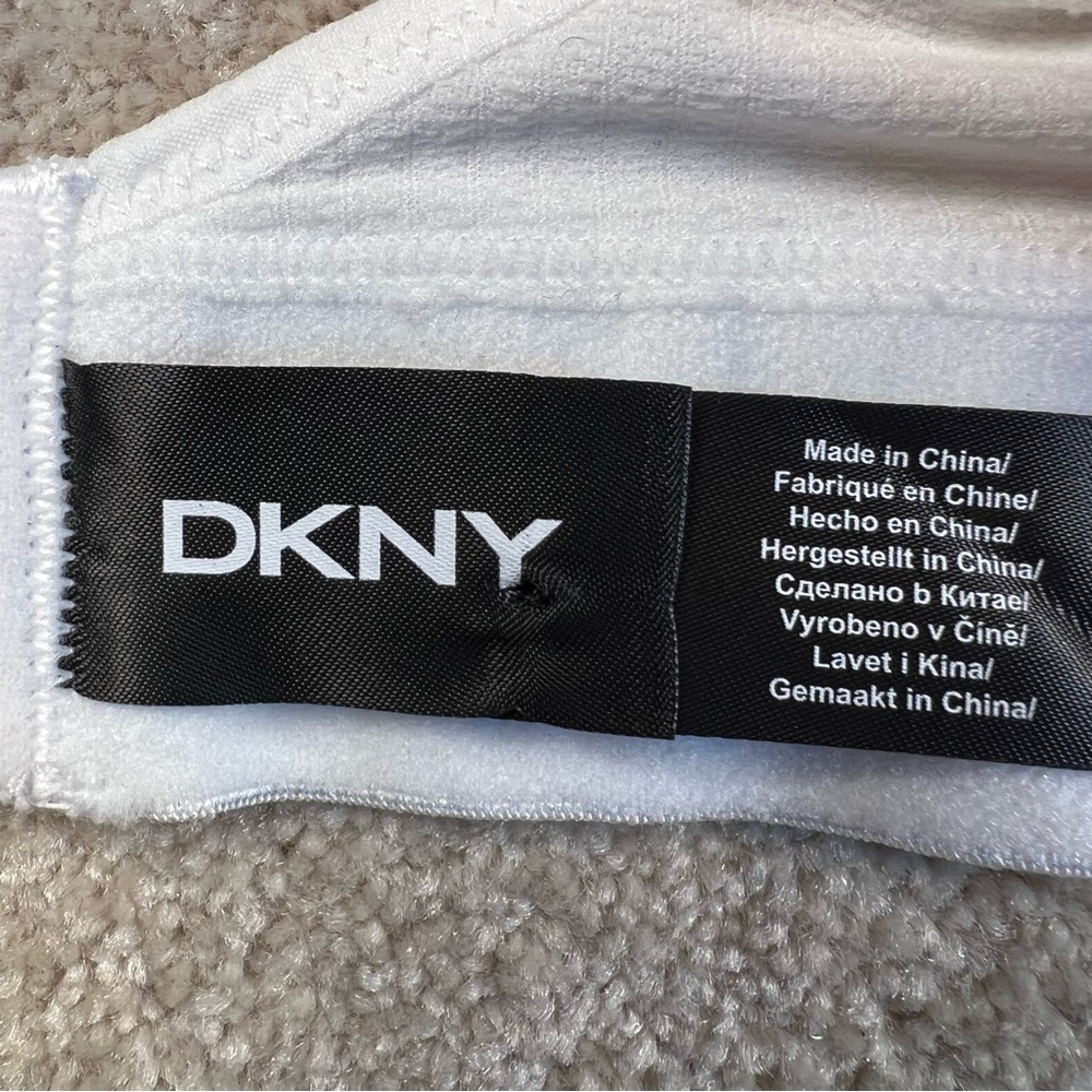 DKNY Seamless Litewear Rib Bralette White Gray Logo NWT Adjustable Bra Medium - Picture 3 of 7